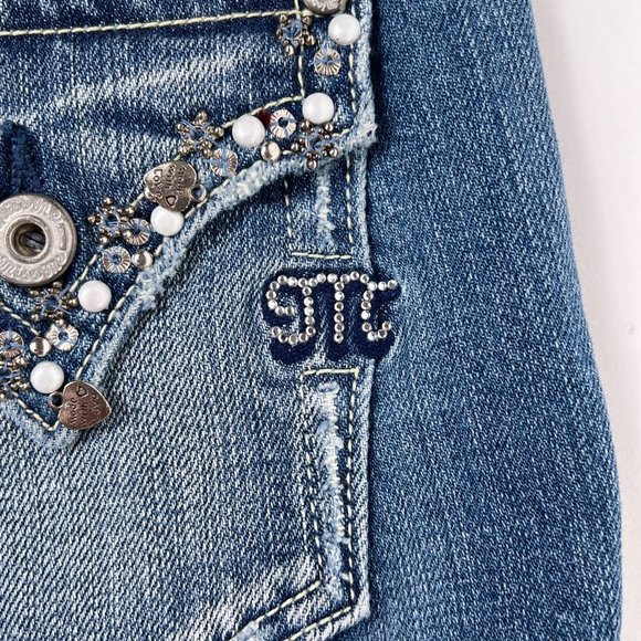 Miss Me Heart Charm Embellished Low Rise Blue Denim Cropped Capri Jeans Size 25 - Picture 7 of 12